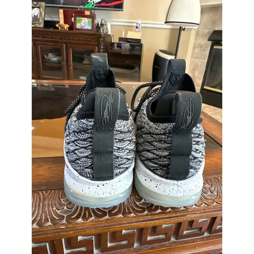 Men’s Nike Zoom LeBron XV Athletic Shoes. Size 8